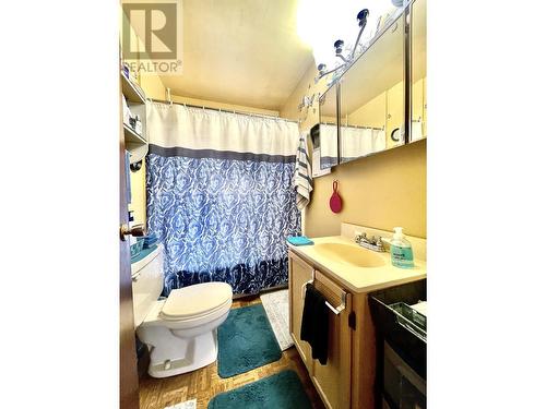 2480 First Avenue, Terrace, BC - Indoor Photo Showing Bathroom