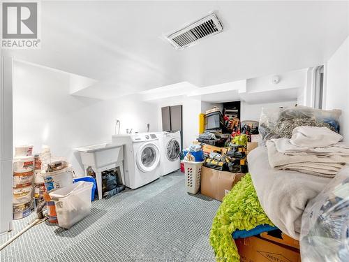 595 Cataraqui, Windsor, ON - Indoor Photo Showing Laundry Room