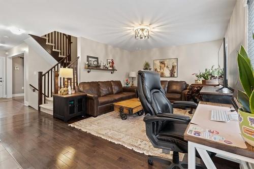 4182 Prudham Avenue, Burlington, ON - Indoor Photo Showing Living Room
