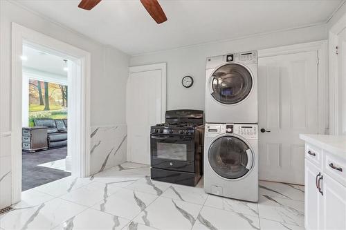 8 Bedford Street, Brantford, ON - Indoor Photo Showing Laundry Room