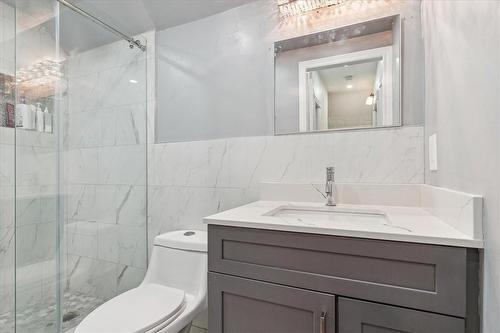 8 Bedford Street, Brantford, ON - Indoor Photo Showing Bathroom