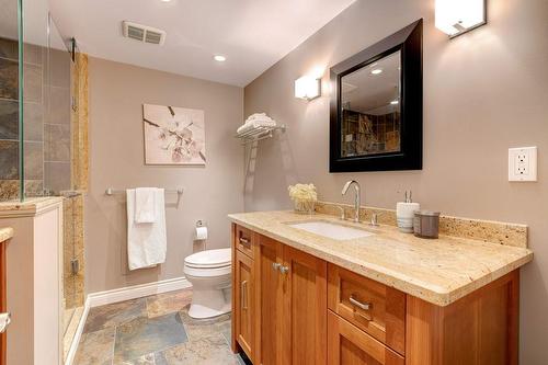 4456 Tremineer Avenue, Burlington, ON - Indoor Photo Showing Bathroom