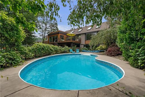 39 Hilts Drive, Stoney Creek, ON - Outdoor With In Ground Pool With Deck Patio Veranda With Backyard