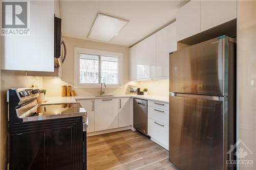 1797 Gage Crescent, Ottawa, ON - Indoor Photo Showing Kitchen With Stainless Steel Kitchen With Upgraded Kitchen