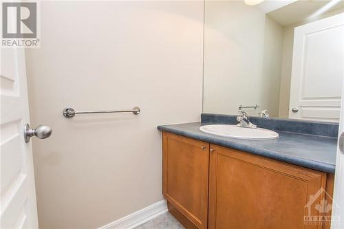 141 Manorhill Private, Ottawa, ON - Indoor Photo Showing Bathroom
