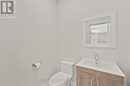 806 Adams Road, Innisfil, ON - Indoor Photo Showing Bathroom