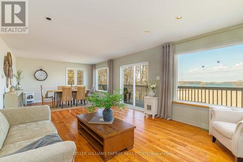 96 Island Road, Prince Edward County, ON - Indoor Photo Showing Living Room