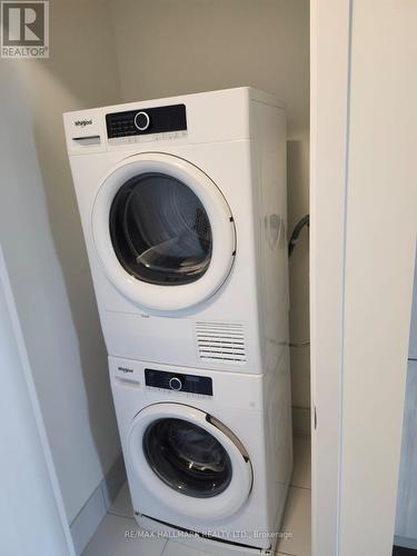 814 - 6 David Eyer Road N, Richmond Hill, ON - Indoor Photo Showing Laundry Room