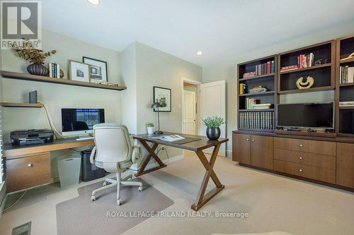 138 Hunt Club Drive, London, ON - Indoor Photo Showing Office