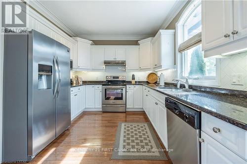 1184 Thornley Street, London, ON - Indoor Photo Showing Kitchen With Upgraded Kitchen