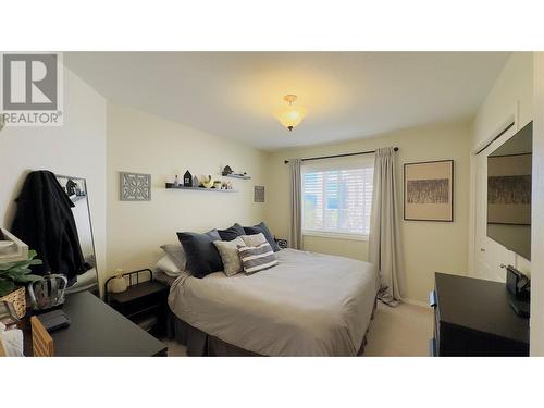 2258 Lillooet Crescent, Kelowna, BC - Indoor Photo Showing Bedroom