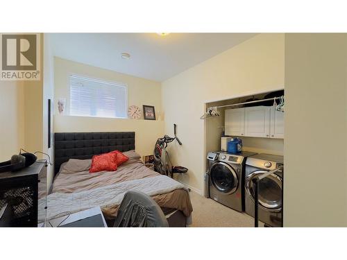 2258 Lillooet Crescent, Kelowna, BC - Indoor Photo Showing Laundry Room