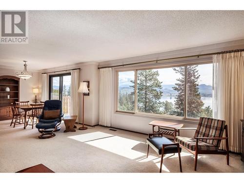 1488 Scott Crescent, West Kelowna, BC - Indoor Photo Showing Living Room