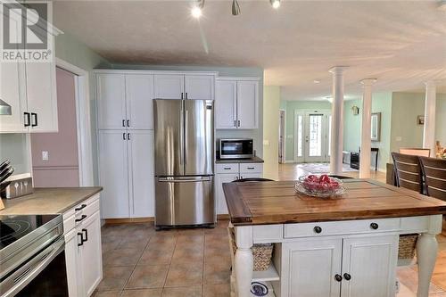 1047 Barachois, Dieppe, NB - Indoor Photo Showing Kitchen