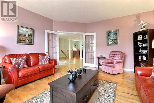 1047 Barachois, Dieppe, NB - Indoor Photo Showing Living Room