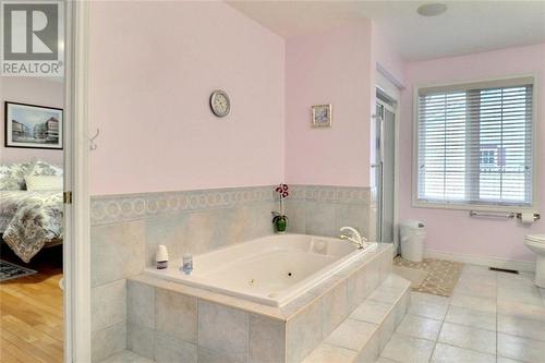 1047 Barachois, Dieppe, NB - Indoor Photo Showing Bathroom