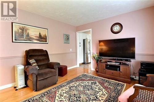 1047 Barachois, Dieppe, NB - Indoor Photo Showing Living Room