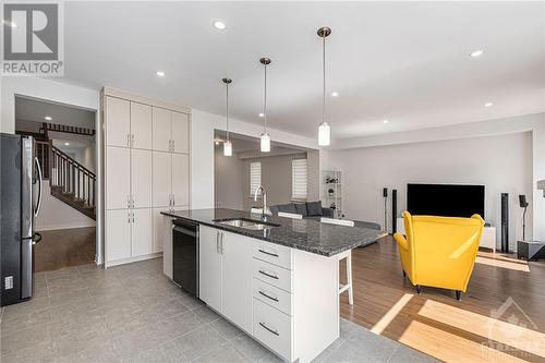 184 Crevasse Road S, Ottawa, ON - Indoor Photo Showing Kitchen With Upgraded Kitchen