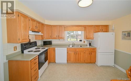 3 Henderson Circle, Oromocto, NB - Indoor Photo Showing Kitchen With Double Sink