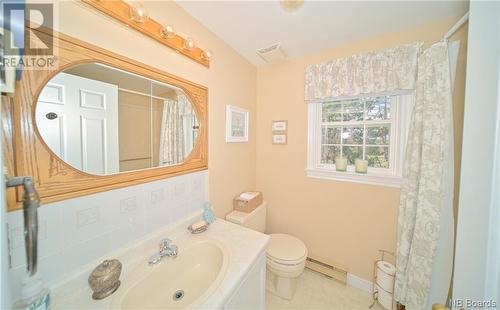 3 Henderson Circle, Oromocto, NB - Indoor Photo Showing Bathroom