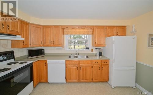 3 Henderson Circle, Oromocto, NB - Indoor Photo Showing Kitchen