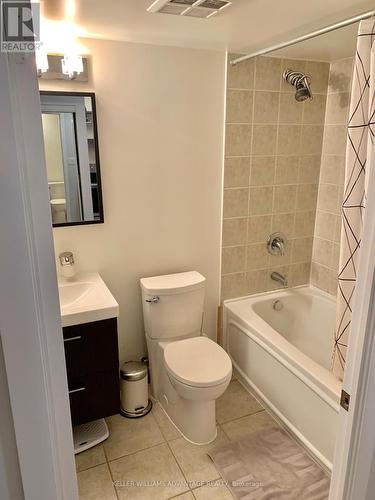 1213 - 323 Richmond Street E, Toronto, ON - Indoor Photo Showing Bathroom