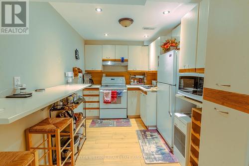 56 Lockheed Crescent, Brampton, ON - Indoor Photo Showing Kitchen
