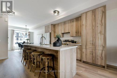 1363 Kaniv Street, Oakville, ON - Indoor Photo Showing Kitchen With Upgraded Kitchen