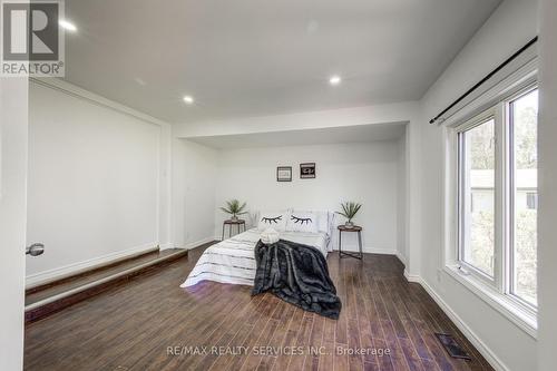 1632 Haig St, London, ON - Indoor Photo Showing Bedroom