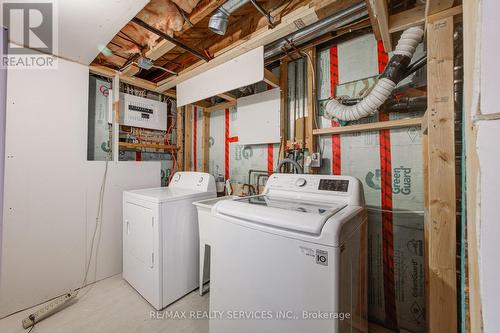 1632 Haig St, London, ON - Indoor Photo Showing Laundry Room