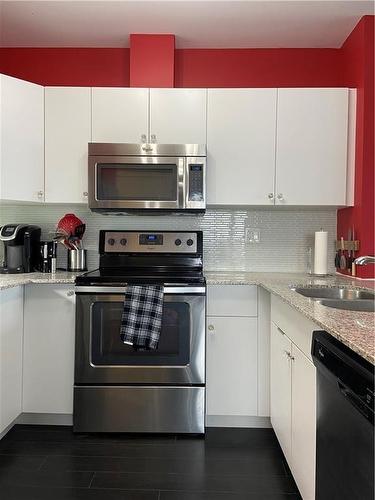1 Victoria Street S|Unit #1601, Kitchener, ON - Indoor Photo Showing Kitchen With Double Sink