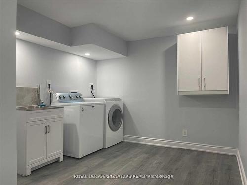26 Kenninghall Blvd, Mississauga, ON - Indoor Photo Showing Laundry Room