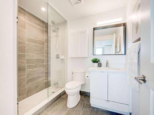 1808-4675 Metcalfe Ave, Mississauga, ON - Indoor Photo Showing Bathroom