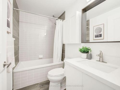 1808-4675 Metcalfe Ave, Mississauga, ON - Indoor Photo Showing Bathroom