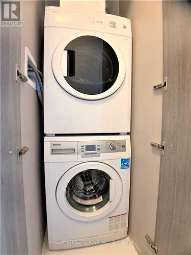 2406 - 28 Wellesley Street E, Toronto, ON - Indoor Photo Showing Laundry Room