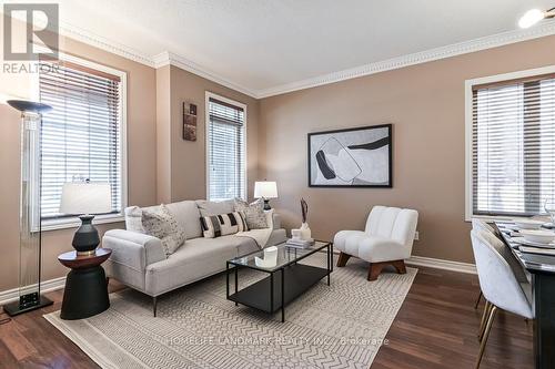 39 West Normandy Drive, Markham, ON - Indoor Photo Showing Living Room