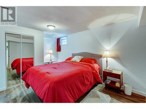 1885 Parkview Crescent Unit# 114, Kelowna, BC - Indoor Photo Showing Bedroom