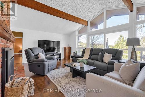 452 Clouston Road, Alnwick/Haldimand, ON - Indoor Photo Showing Living Room