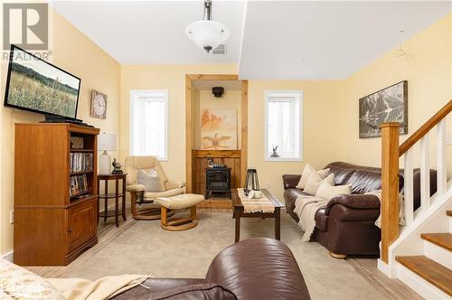 1305 Bellwood Acres Road, Lake Of Bays, ON - Indoor Photo Showing Living Room