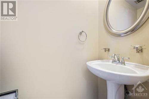 2373 Walkley Road, Ottawa, ON - Indoor Photo Showing Bathroom