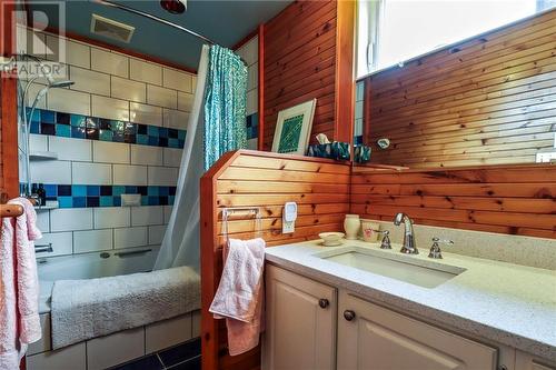 111 Du Couvent, Bouctouche, NB - Indoor Photo Showing Bathroom