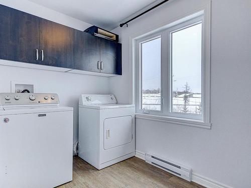Salle de lavage - 568 Rue Du Mont-Brome, Granby, QC - Indoor Photo Showing Laundry Room