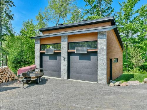 Garage - 75 Ch. Luna, Saint-Sauveur, QC - Outdoor