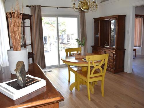 728 Riverview Drive, Fort Frances, ON - Indoor Photo Showing Dining Room