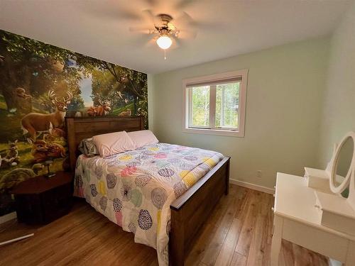 1615 Coker Road, Kenora, ON - Indoor Photo Showing Bedroom