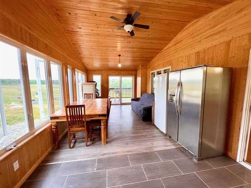 1615 Coker Road, Kenora, ON - Indoor Photo Showing Dining Room