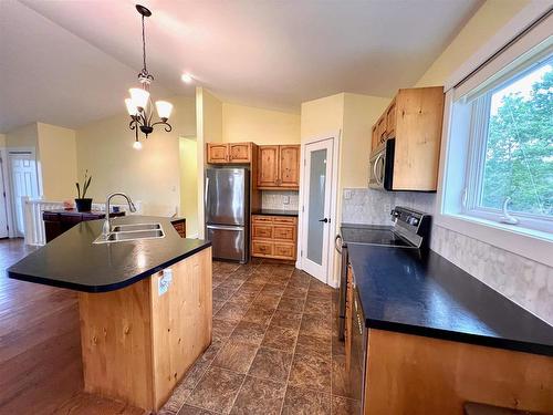 1615 Coker Road, Kenora, ON - Indoor Photo Showing Kitchen With Double Sink