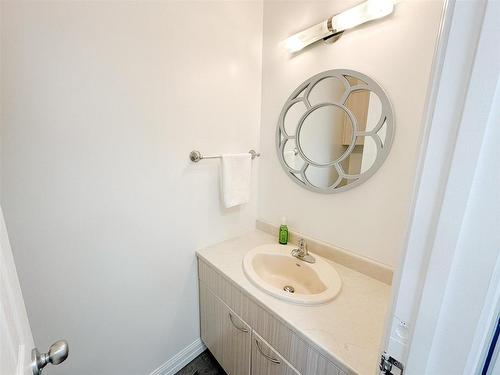 1 35 Nash Street, Kenora, ON - Indoor Photo Showing Bathroom