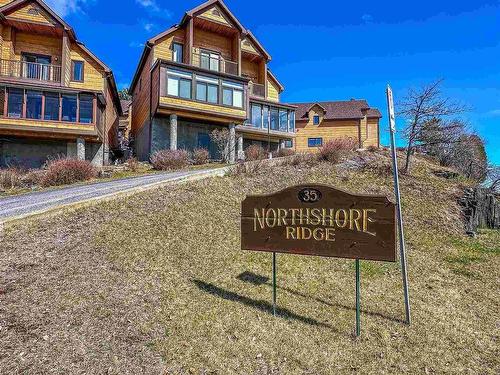 35 Nash Street, Kenora, ON - Outdoor With Balcony