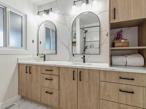 1205 Kelglen Crescent, Kelowna, BC - Indoor Photo Showing Bathroom